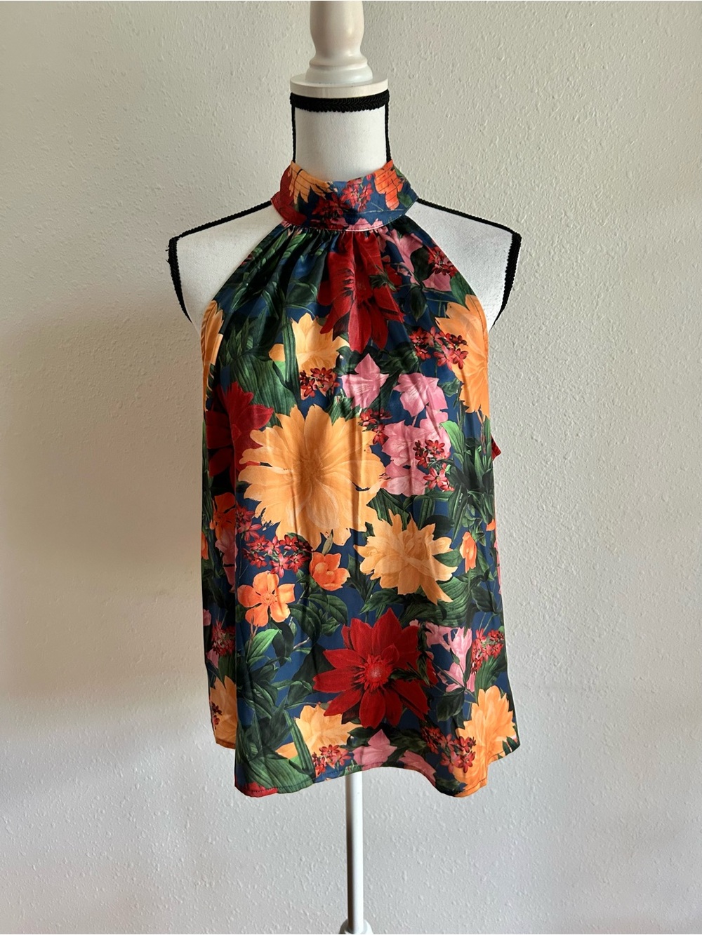 Abbey Glass Size XL Rory Floral Sleeveless Halter Top $155 NWT Back Tie at Neck